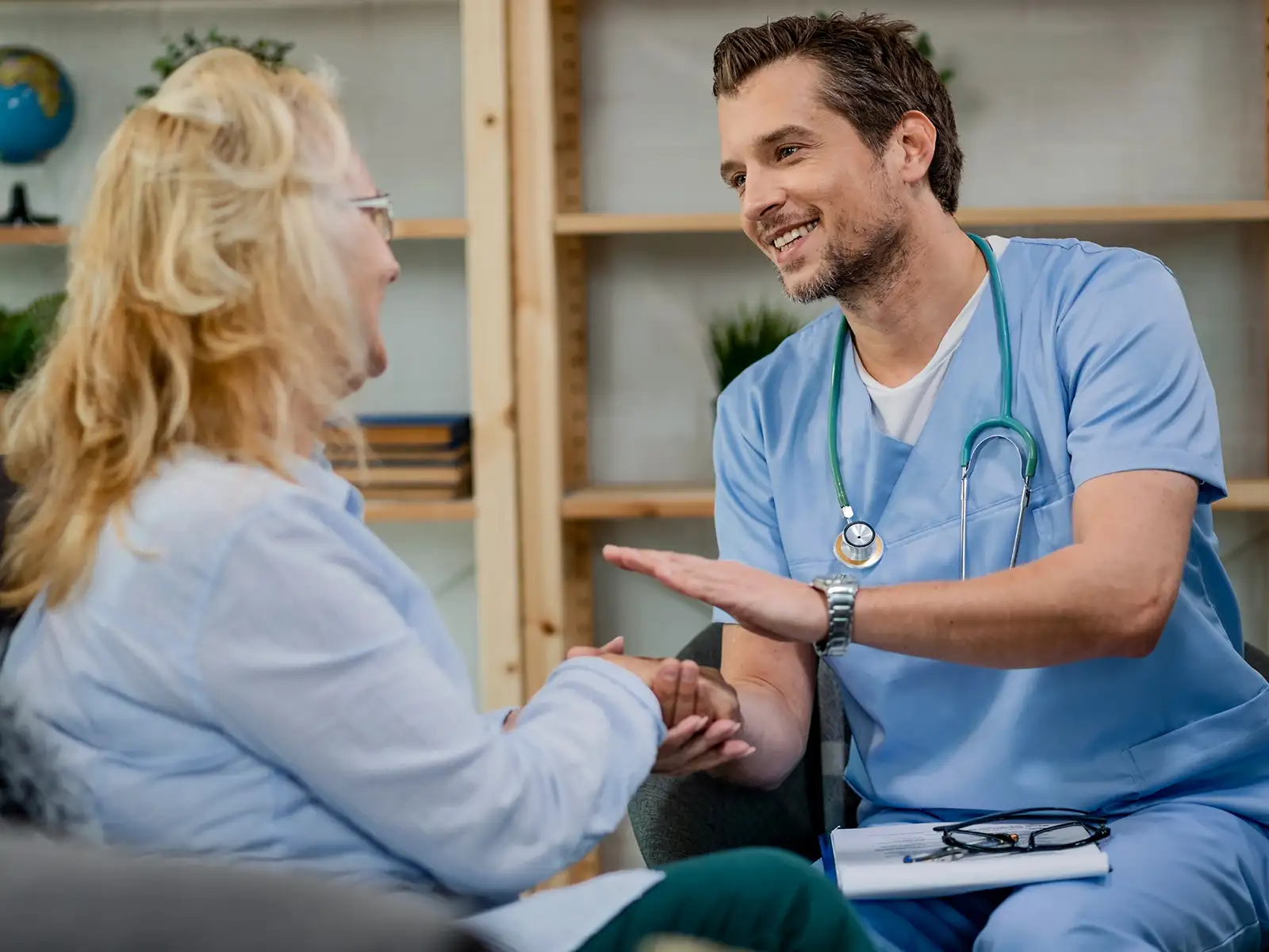 Lakare och patient pa viktklinik