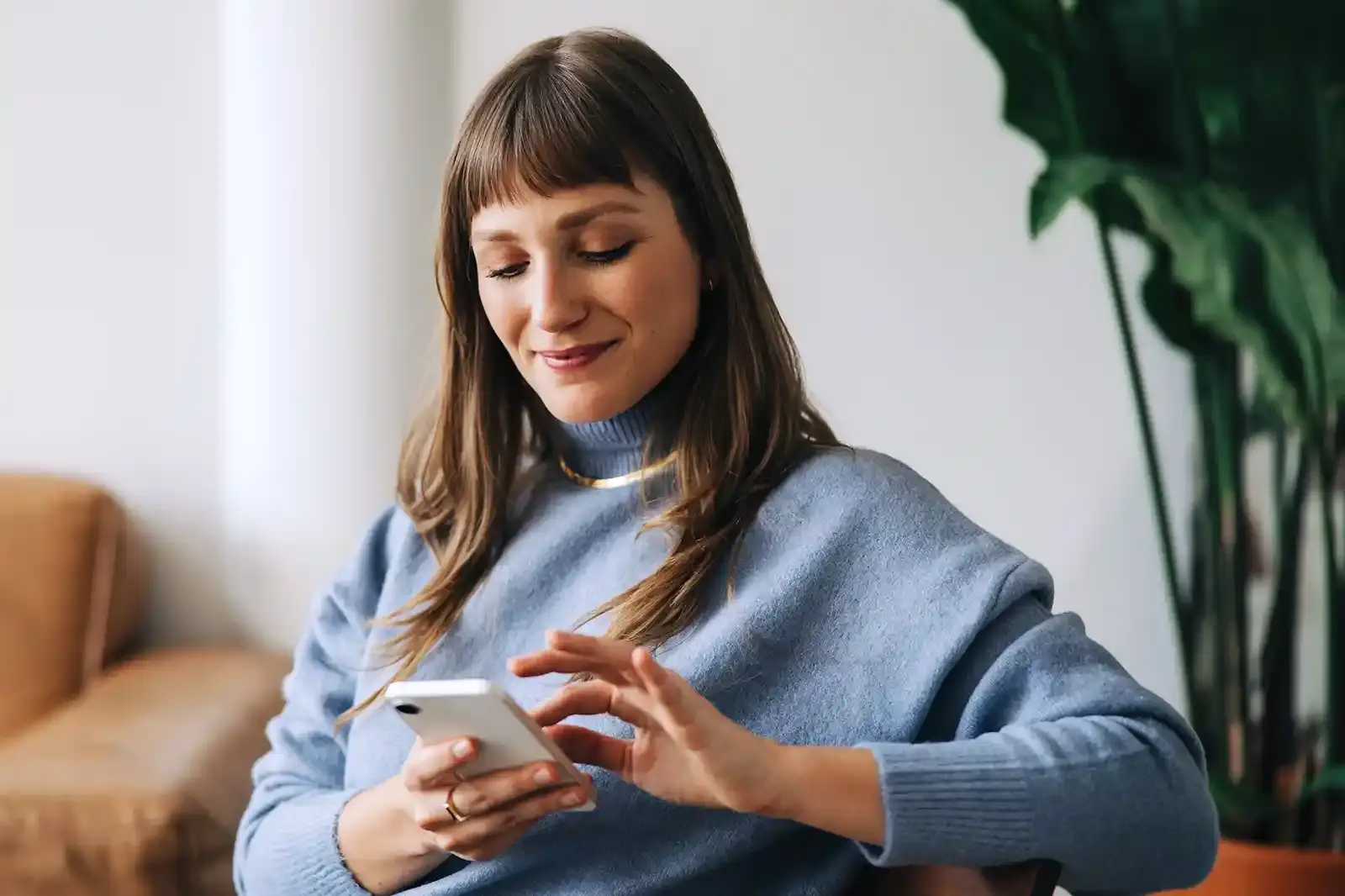  Patient använder mobilapp för sjukvård