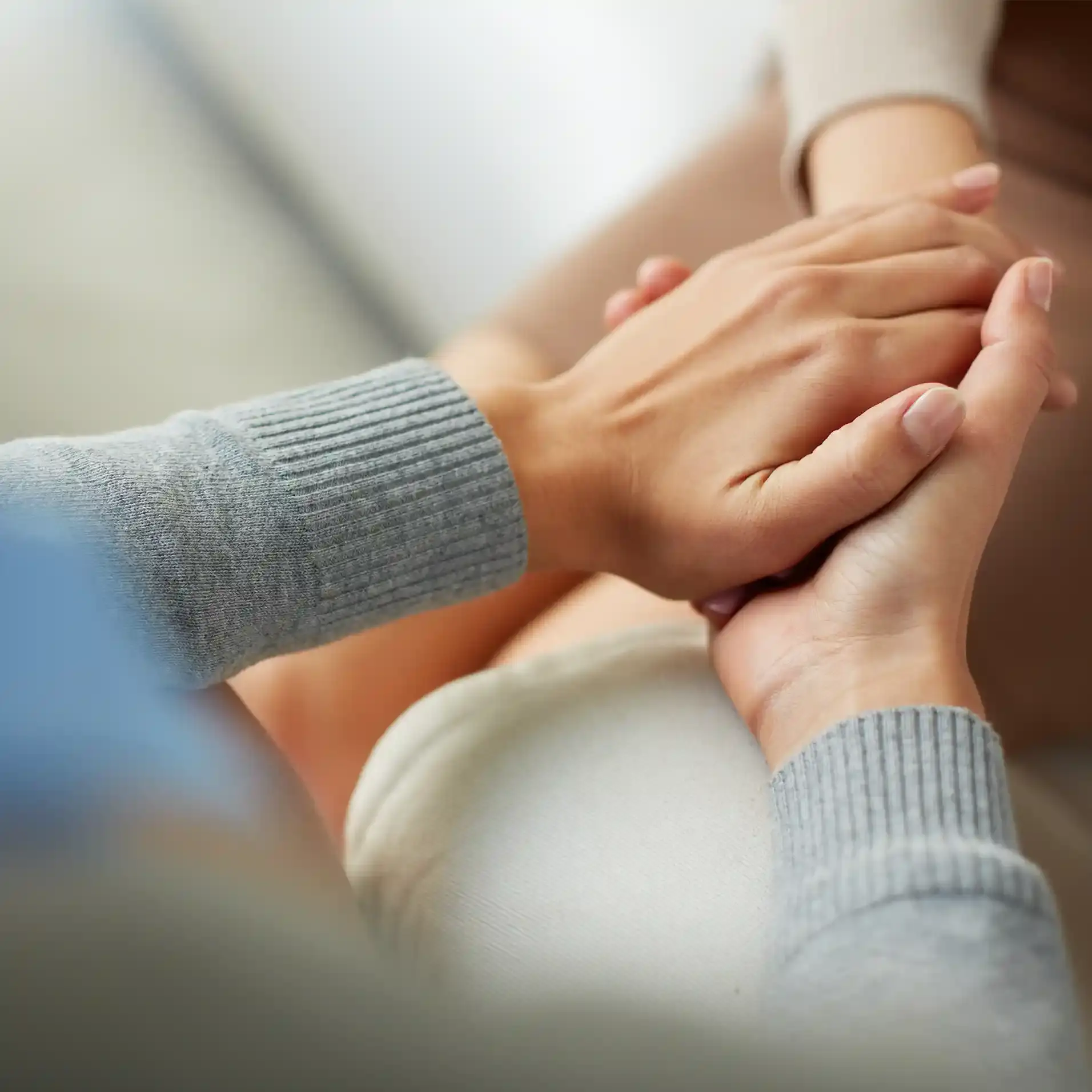  Therapist using Curoflow telemedicine platform